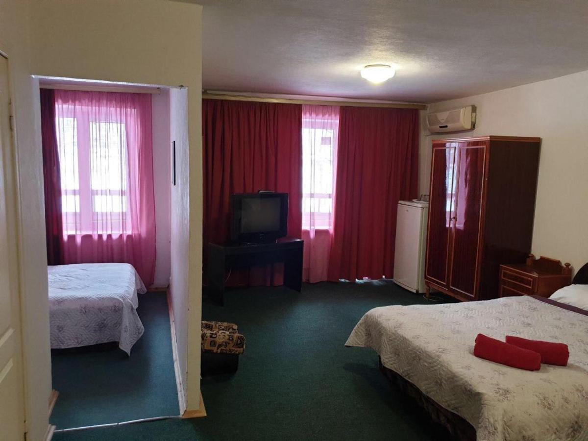 Mini Hotel Vesna Ντνιπροπετρόφσκ Εξωτερικό φωτογραφία